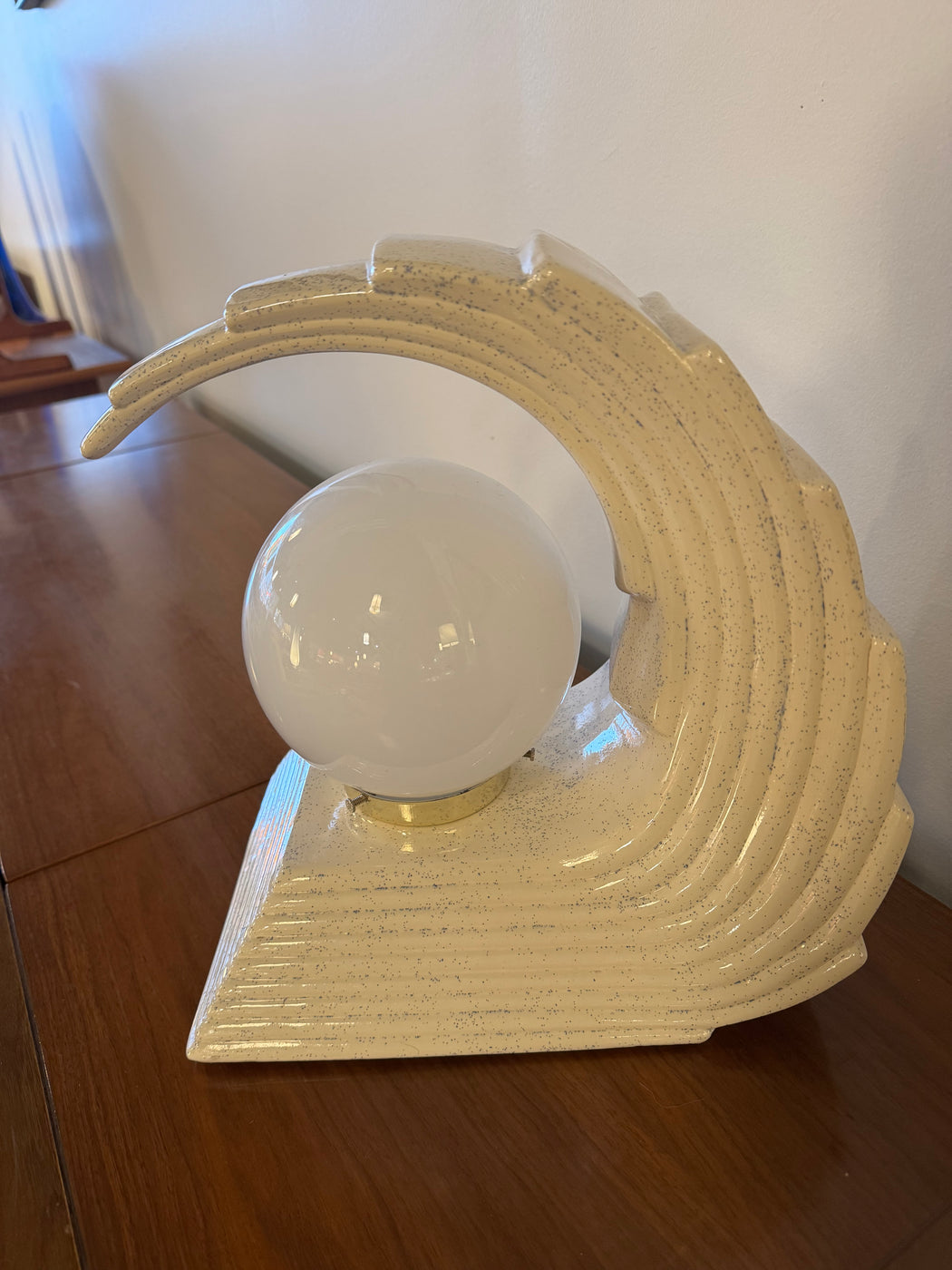 80s Deco Wave Lamp