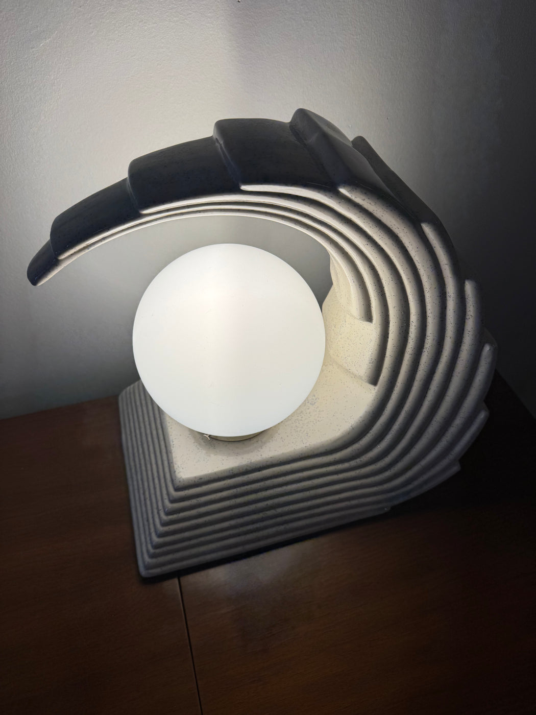 80s Deco Wave Lamp