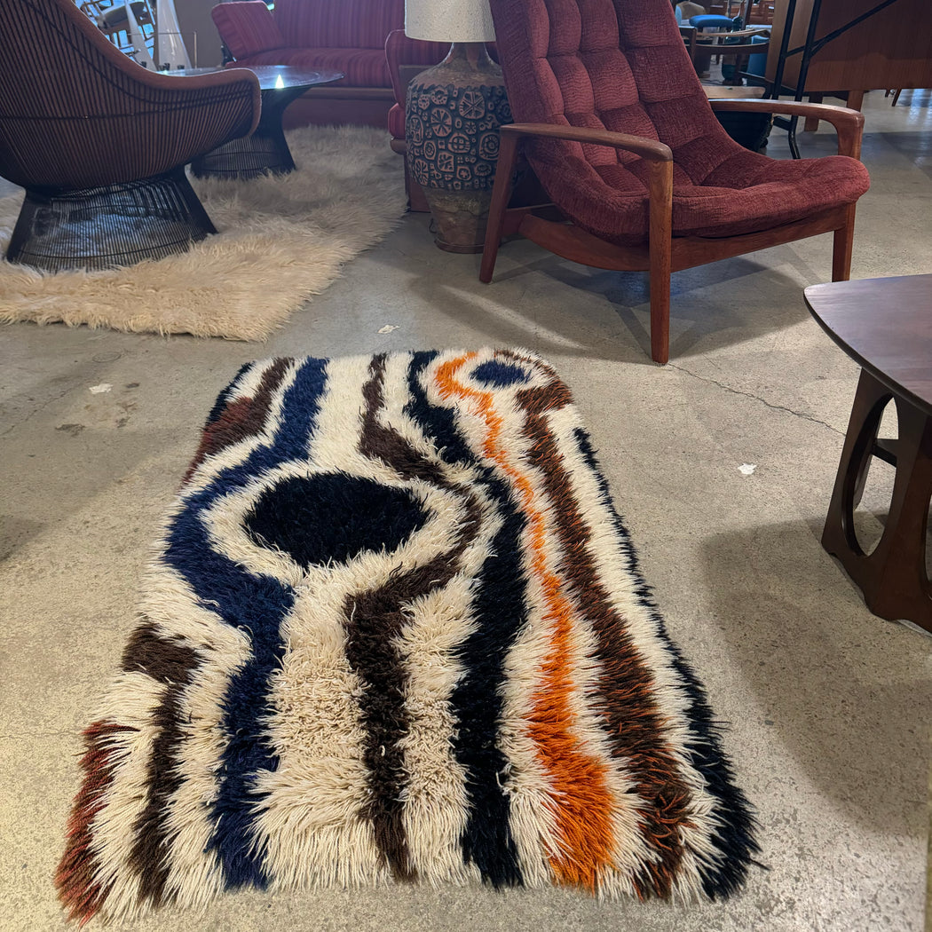 Groovy Rya Rug