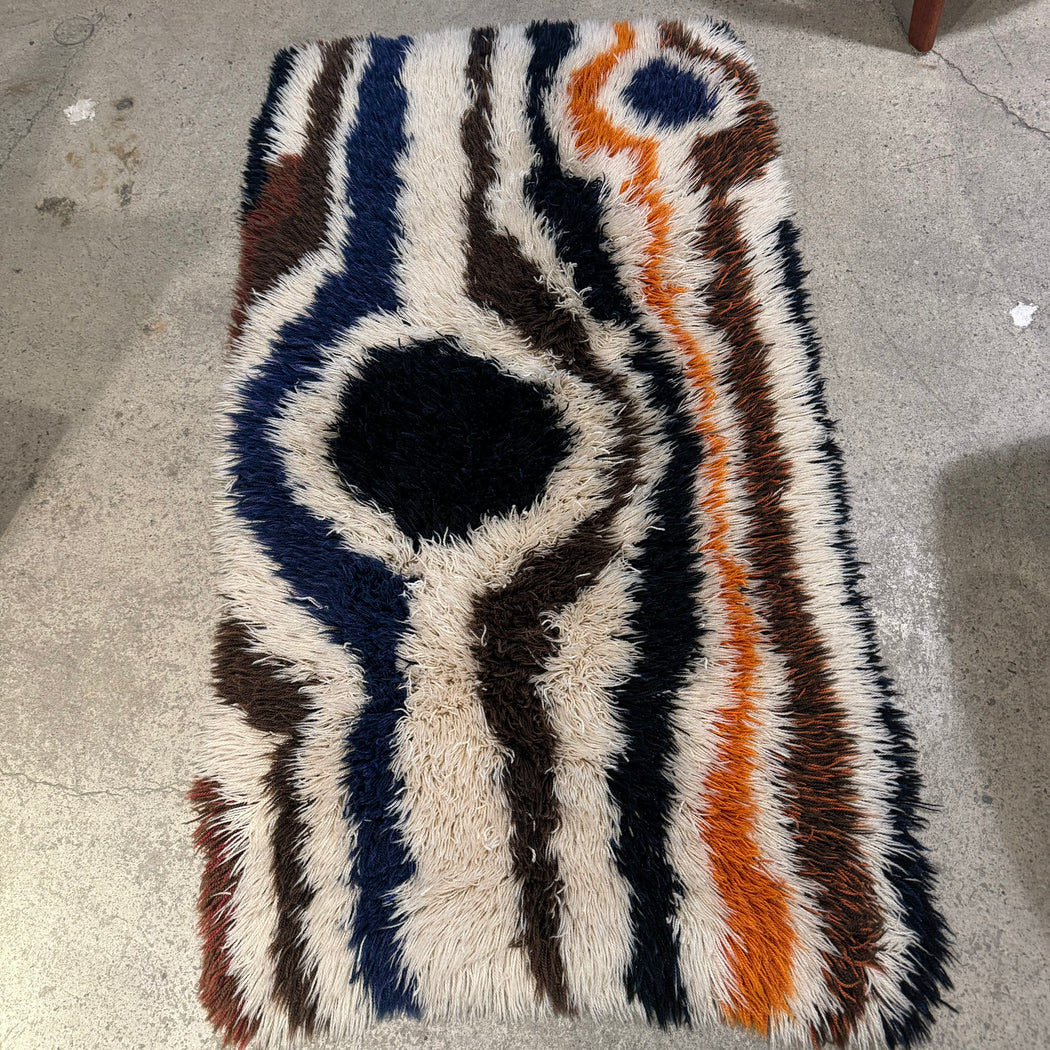 Groovy Rya Rug