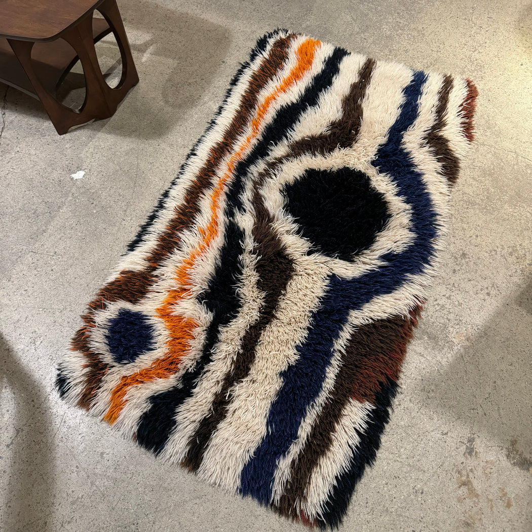 Groovy Rya Rug