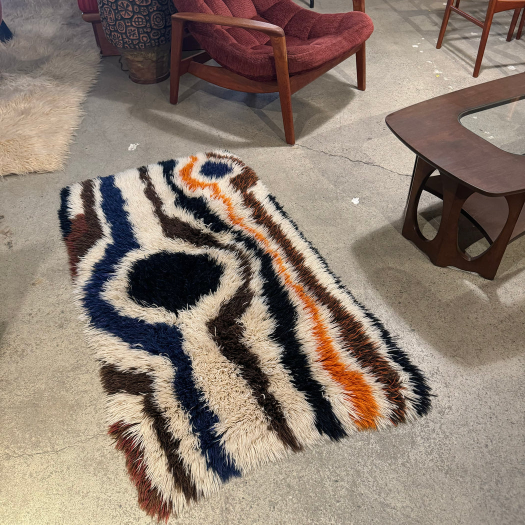 Groovy Rya Rug