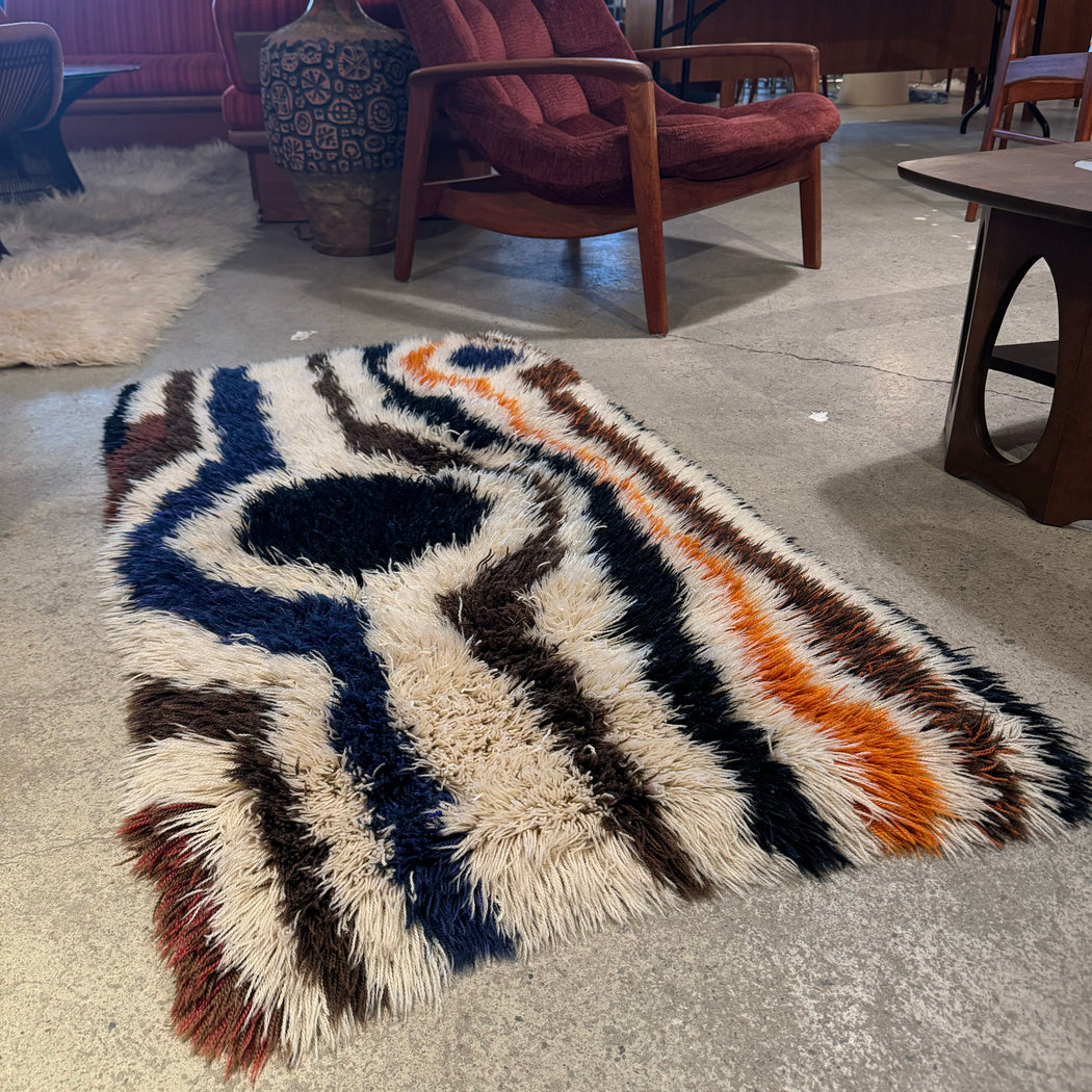 Groovy Rya Rug